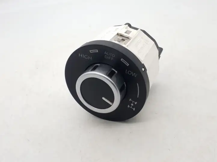 Volkswagen Touareg I (2002 - 2010)  7L6941435R Включатель блокировки дифференциалов