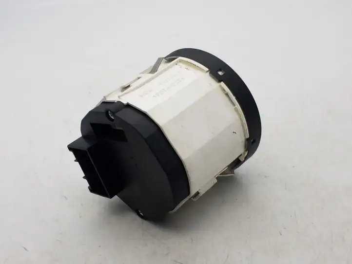 Volkswagen Touareg I (2002 - 2010)  7L6941435R Включатель блокировки дифференциалов