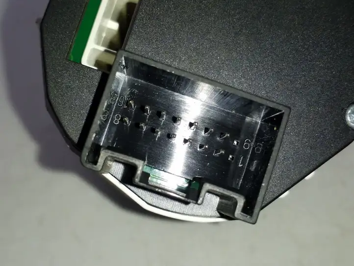 Volkswagen Touareg I (2002 - 2010)  7L6941435R Включатель блокировки дифференциалов