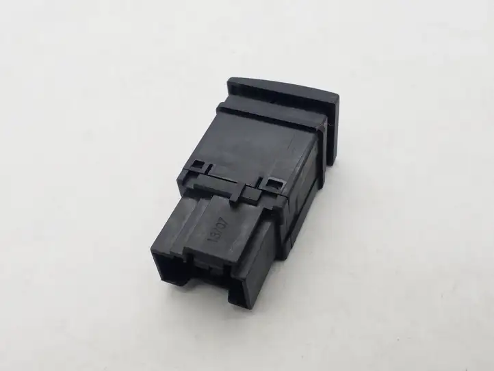 Volkswagen Polo (2001 - 2005) 6Q0953235A Включатель аварийных фонарей — фото 2