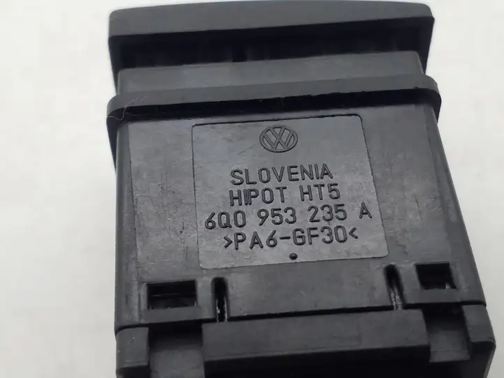 Volkswagen Polo (2001 - 2005) 6Q0953235A Включатель аварийных фонарей — фото 3