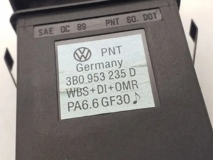 Volkswagen PASSAT B5.5 (2001 - 2005) 3B0953235D Включатель аварийных фонарей — фото 3