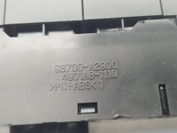Kia Ceed (2012 - 2015) 93700A2900 Выключатель ASR — фото 3