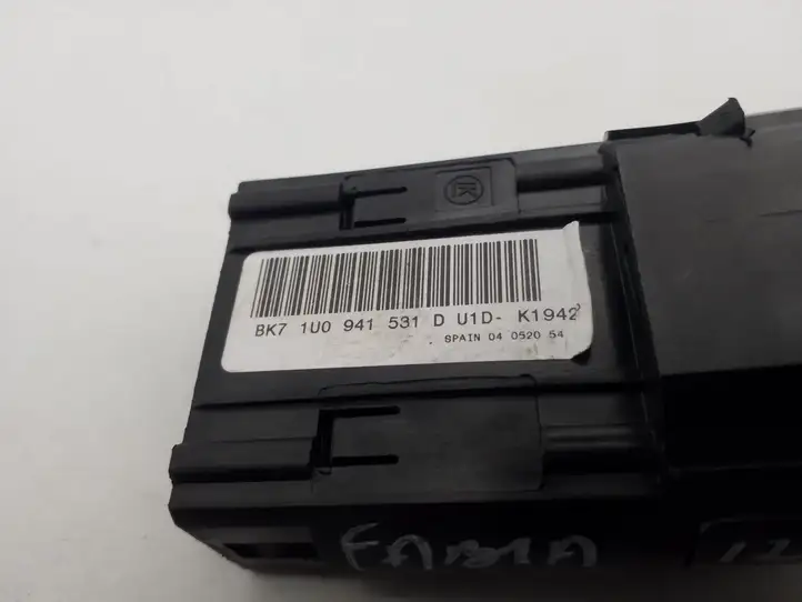 Skoda Fabia Mk2 (5J) (2007 - 2014) 1U0941531D Включатель фонарей — фото 3