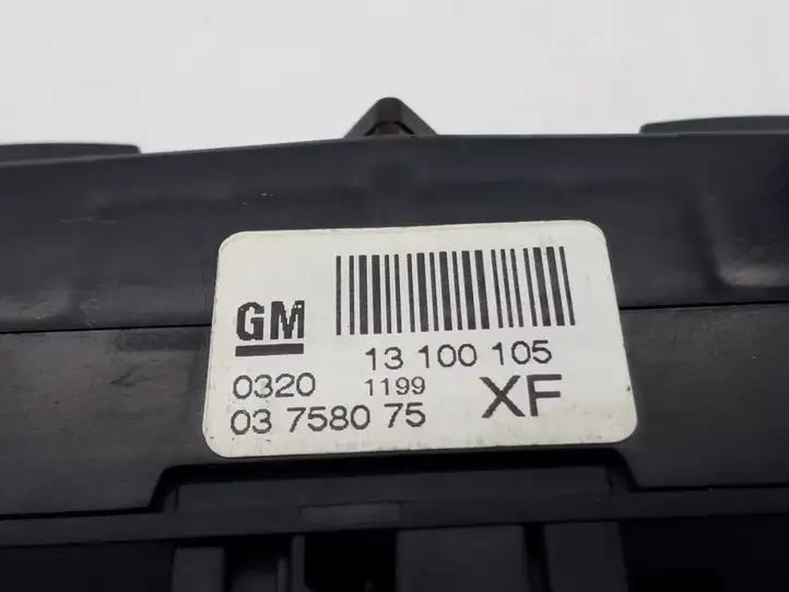 Opel Astra J (2009 - 2012) 13100105 Включатель аварийных фонарей — фото 3