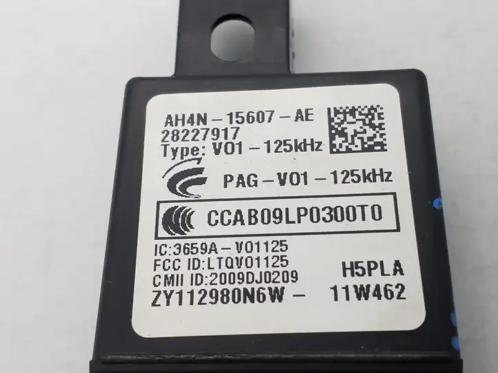 Volvo S60 (2010 - 2013) AH4N15607AE Считыватель ключа зажигания — фото 3