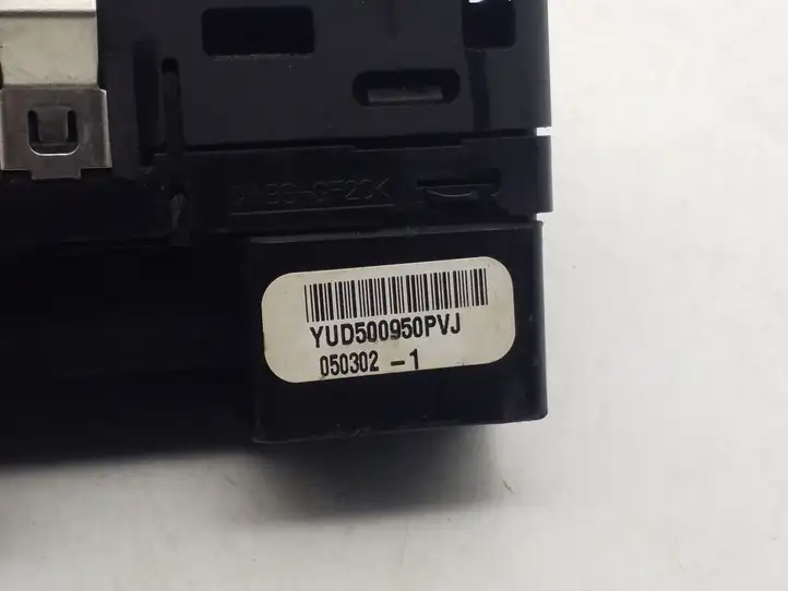 Land Rover Discovery 3 - LR3 (2004 - 2009) YUD500950PVJ Блок кнопок стеклоподъемников — фото 3