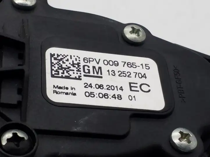 Opel Astra J (2009 - 2012) 13252704 Педаль акселератора — фото 4