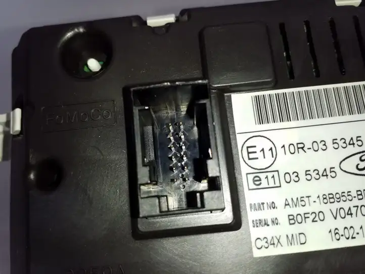 Ford Focus (2015 - 2019) AM5T18B955BD Дисплей — фото 4
