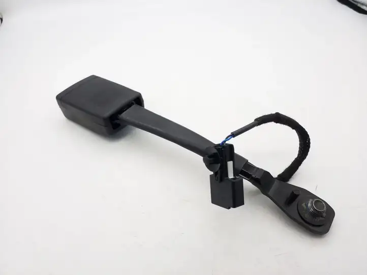 Buick Encore I (2012 - 2019)  95104556 Замок переднего ремня