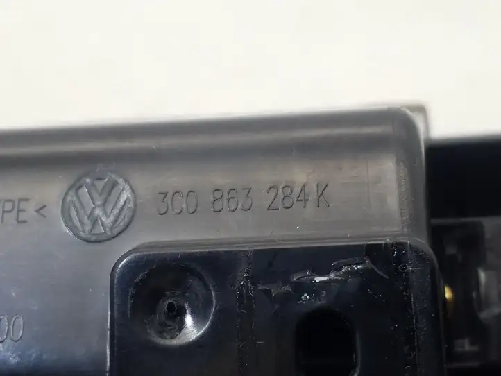Volkswagen PASSAT B7 (2011 - 2014) 3C0863284K Пепельница — фото 3