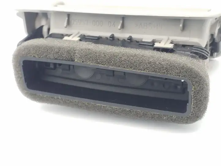 Audi Q7 4L (2005 - 2009) 4L0819209 Боковой воздушный дефлектор — фото 2