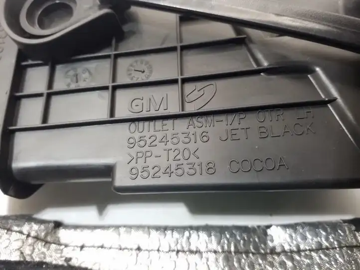 Buick Encore I (2012 - 2019) 95245316 Боковой воздушный дефлектор — фото 4