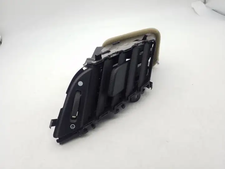 Ford Fiesta (2013 - 2017) 8A61A01B09A Боковой воздушный дефлектор — фото 1