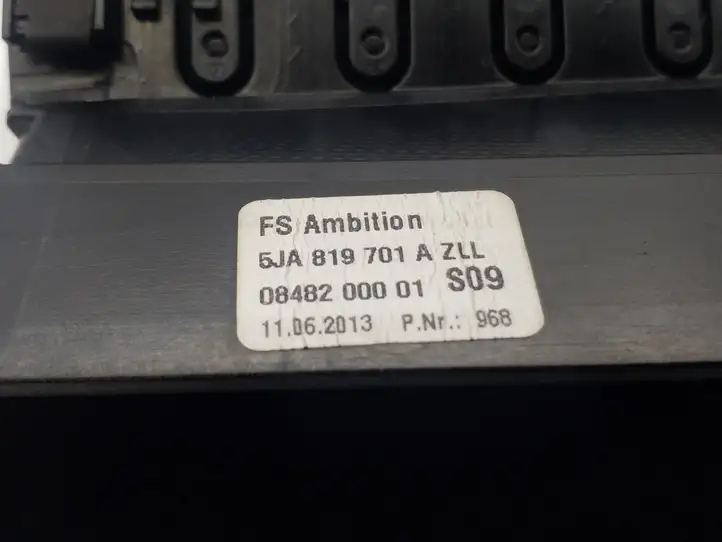 Skoda Rapid (NH) (2012 - 2019) 5JA819701A Боковой воздушный дефлектор — фото 4