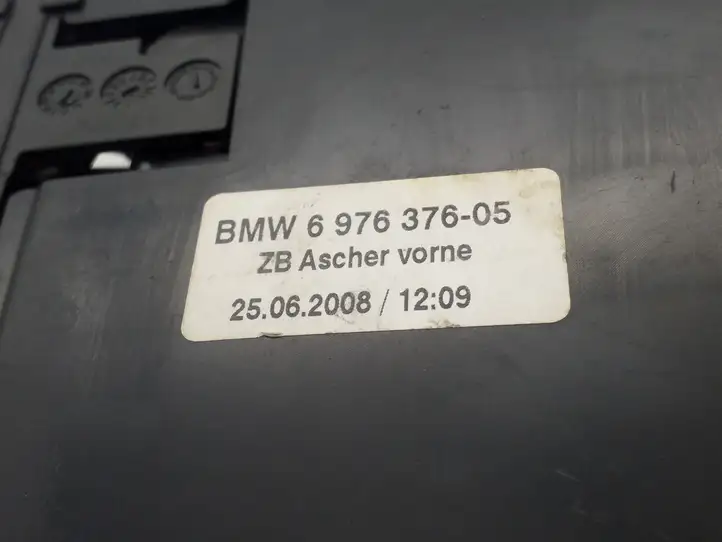 BMW 5 E60 E61 (2004 - 2010) 6976376 Передняя пепельница — фото 3
