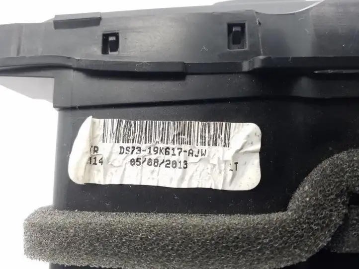 Ford Fusion II (2013 - ) DS7319K617AJW Центральный воздушный дефлектор — фото 5