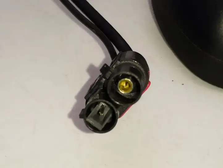 Ford Fiesta (2013 - 2017) FM5T19G461AA GPS антенна — фото 2