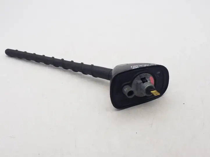 Hyundai i30 (2007 - 2012) GPS антенна — фото 2
