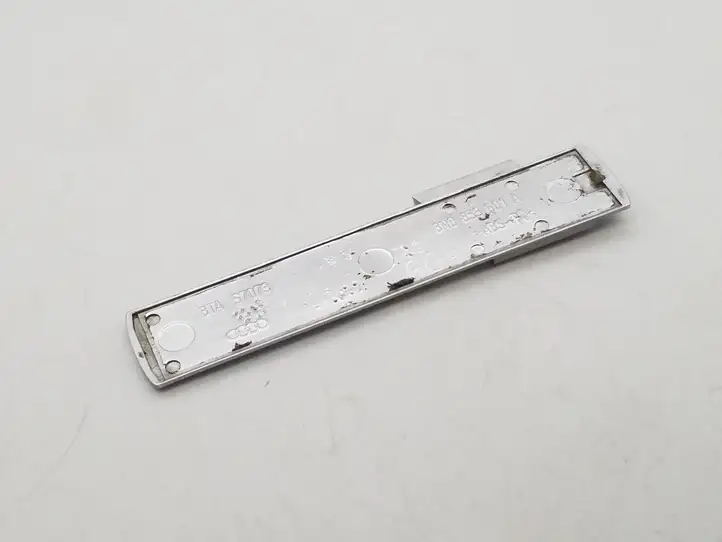 Audi A6 (2004 - 2008)  8N0853601A Другие значки/ записи