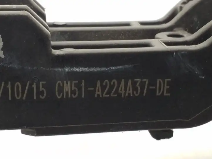 Ford Focus (2011 - 2015) CM51A224A37DE Крепление наружной ручки передней двери — фото 2