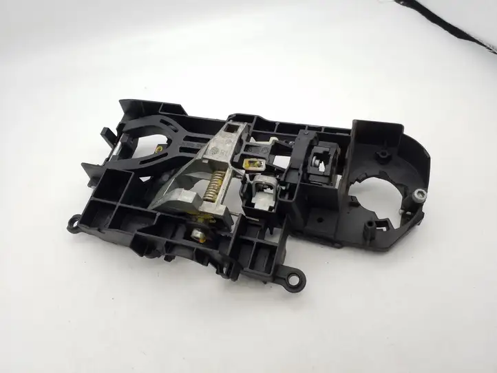 BMW 5 F10 F11 (2009 - 2016)  X4717565008 Крепление для наружной ручки передней двери