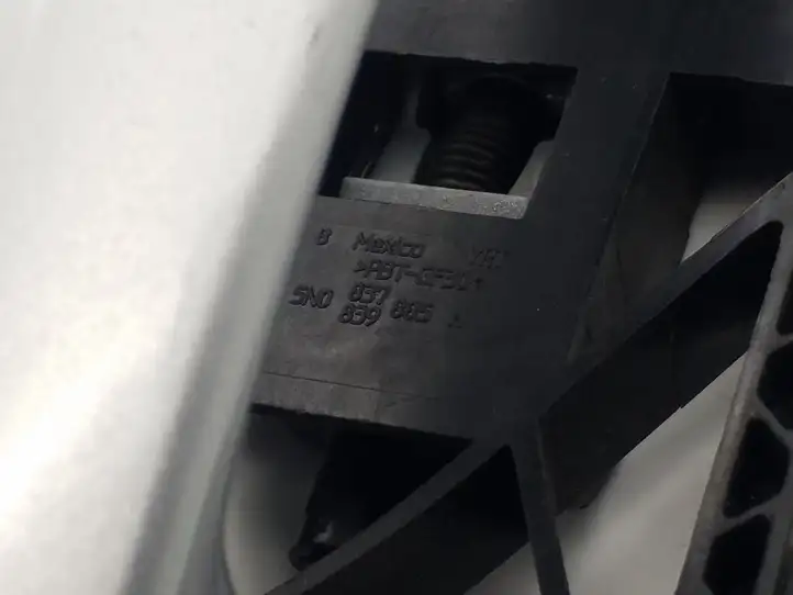 Volkswagen Jetta VI (2011 - 2018) 5N0837885H Наружная ручка двери — фото 2