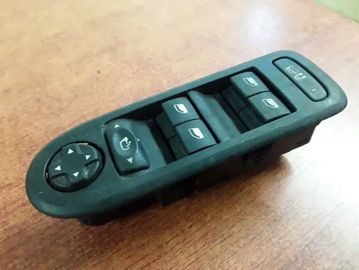 Citroen C5 (2008 - 2017) 96644917 Кнопка стеклоподъемников — фото 1