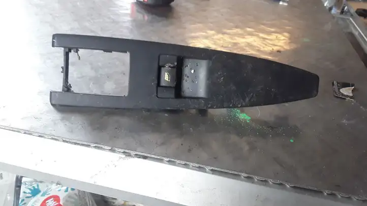 Citroen C6 (2005 - 2012) 96519386 Кнопка стеклоподъемников — фото 1