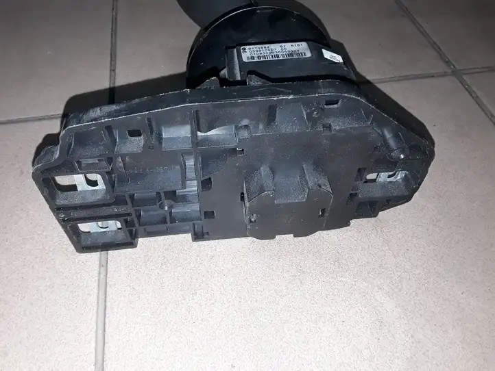 BMW 5 E60 E61 (2004 - 2010)  033810507 Механизм переключения передач (кулиса) (в салоне)