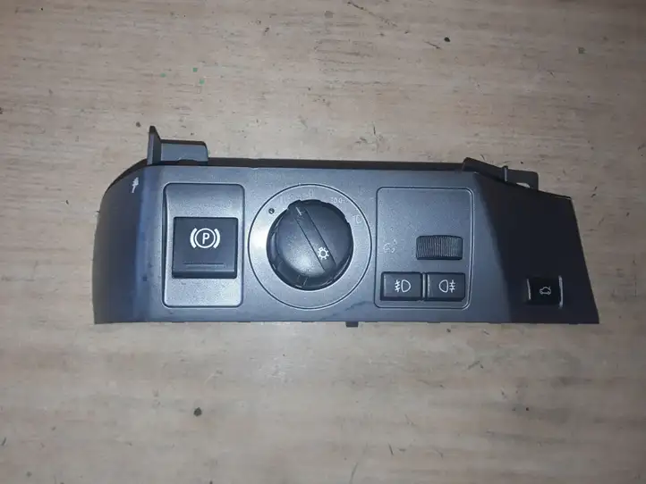 BMW 7 E65 E66 (2001 - 2008) 6131691884902 Включатель фонарей — фото 1