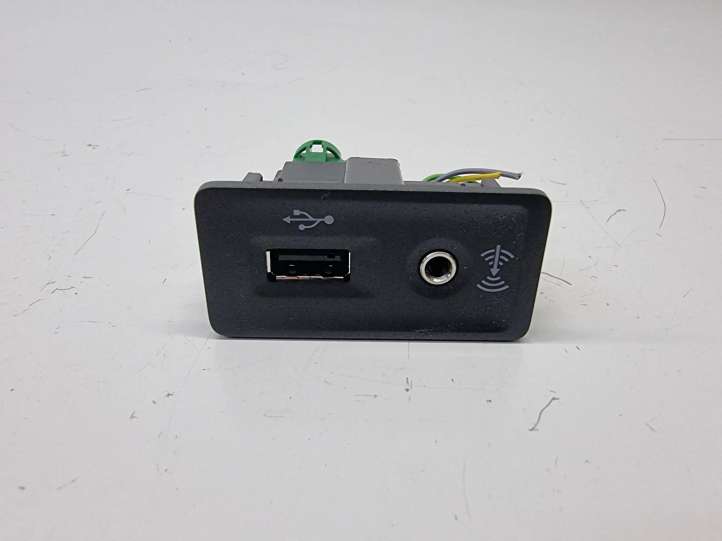 95B035252A Porsche Cayenne (92A) USB jungtis