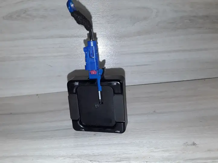 Ford Fiesta (2013 - 2017) GPS антенна — фото 2