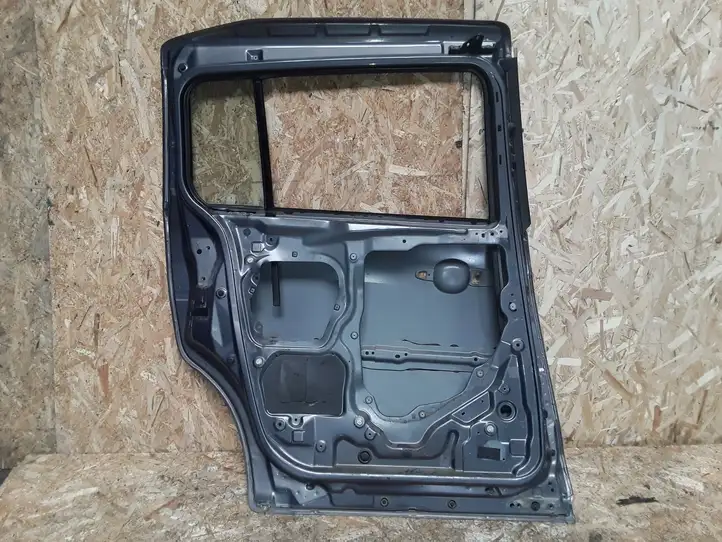 Mazda 5 (2005 - 2010) Боковая раздвижная дверь — фото 3