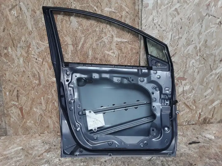 Mazda 5 (2005 - 2010) Дверь — фото 4