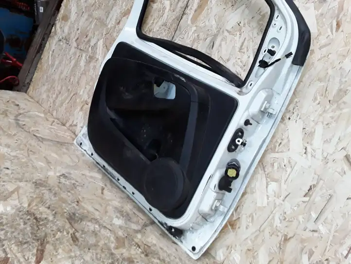 Fiat Fiorino (2008 - 2014) Дверь — фото 3