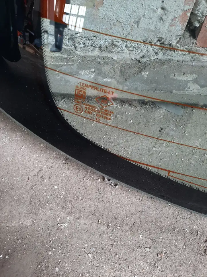 Nissan Micra (2010 - 2013) 43R001264 Заднее стекло — фото 3
