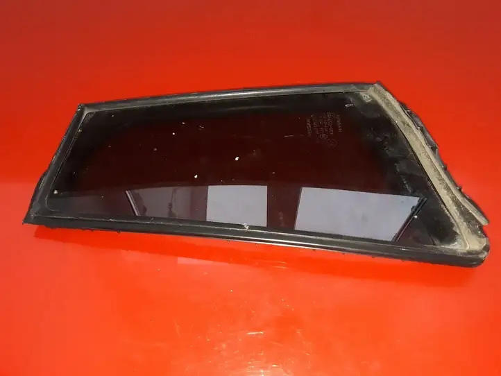 Nissan Leaf I (ZE0) (2010 - 2017) 822733NA0A Форточка двери — фото 1