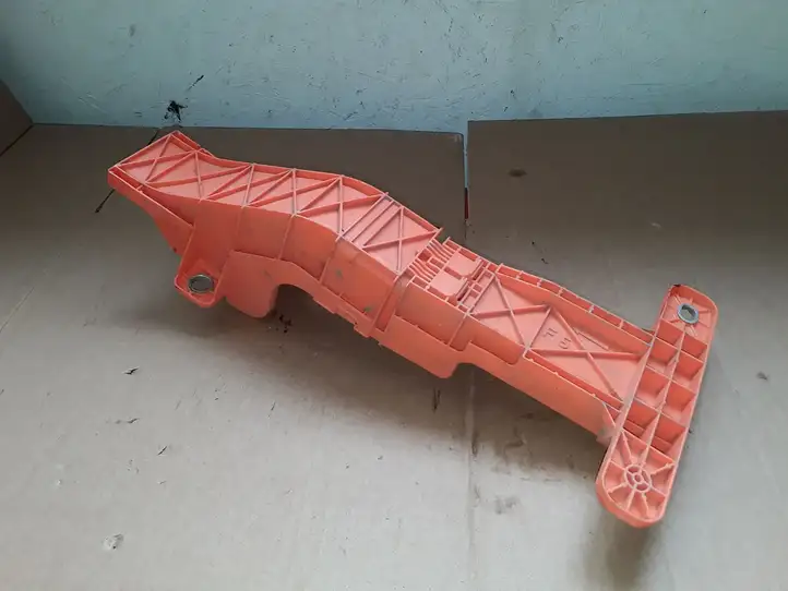 Toyota RAV 4 (XA40) (2012 - 2018)  8281748M00 Другая деталь отсека двигателя