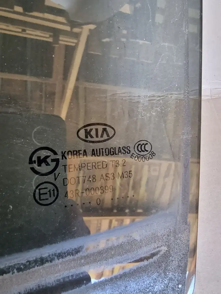 Kia Sorento (2009 - 2014) 43R000399 Стекло задней двери — фото 3