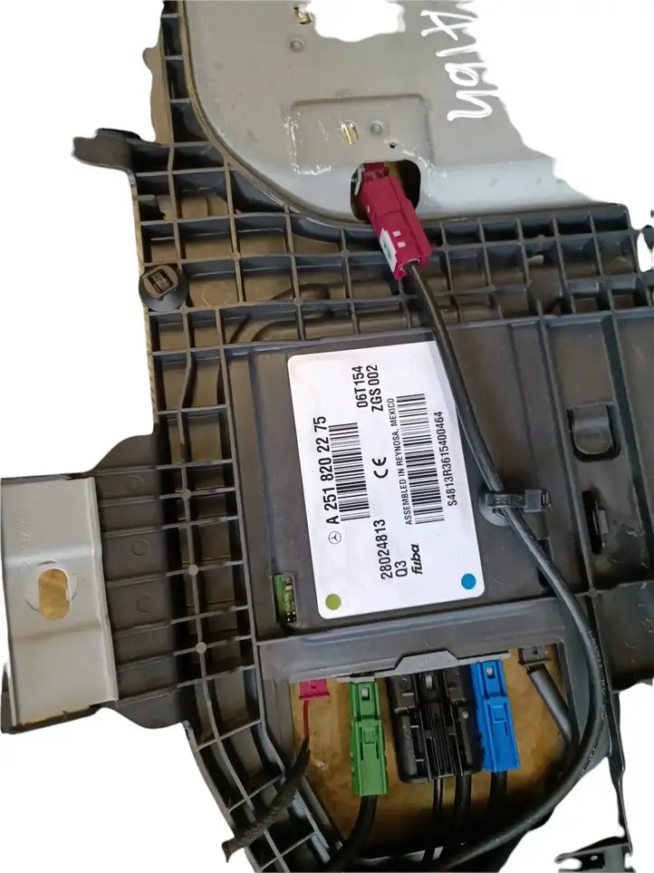Mercedes-Benz ML W164 (2005 - 2011) A2518202275 Усилитель антенны — фото 3