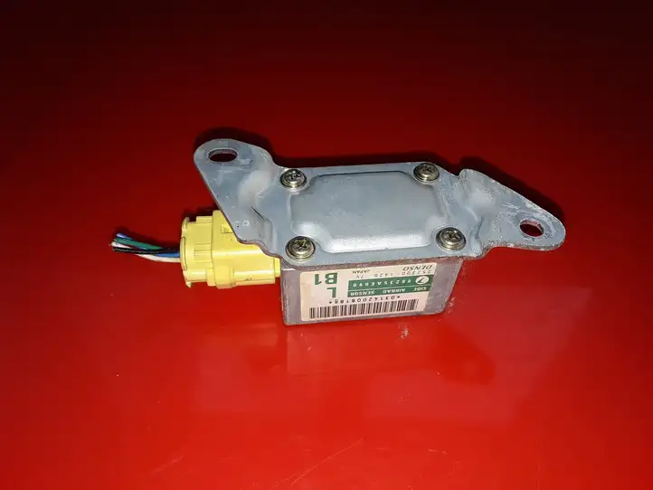 Subaru Outback (1998 - 2003) 98235AE090 Датчик удара SRS — фото 2