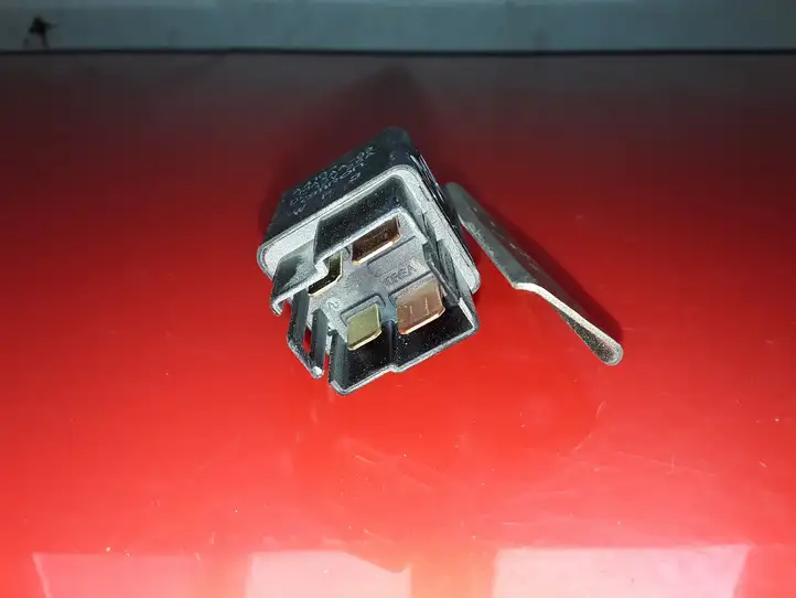 Hyundai Trajet (2000 - 2004) A410MAXAA02 Другое реле — фото 2