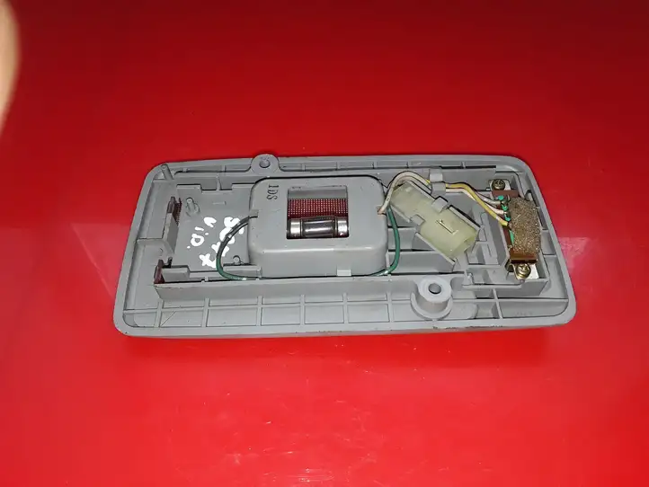 Subaru Outback (1998 - 2003)   Включатель освещения интерьера