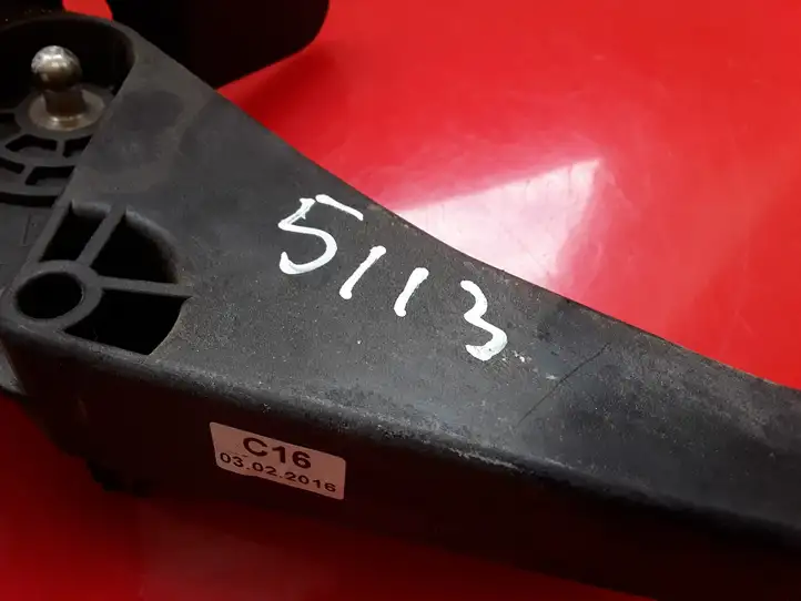 Dacia Dokker (2012 - 2021)  465039034R Педаль сцепления