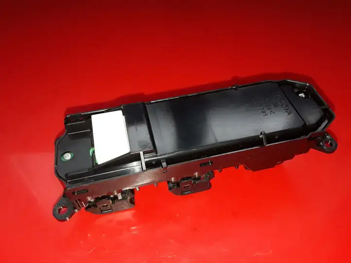 Lexus IS 220D-250-350 (2005 - 2010) 8404053100 Блок кнопок стеклоподъемников — фото 3