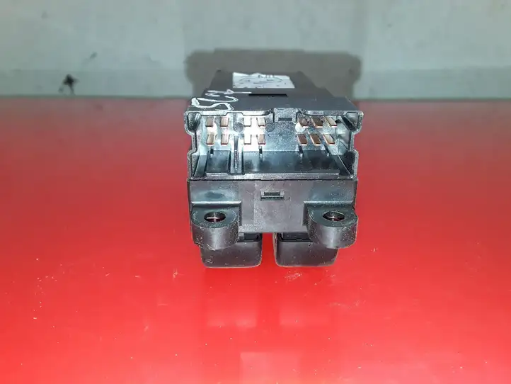 Subaru Outback (1998 - 2003) 83071AE021 Кнопка стеклоподъемников — фото 4