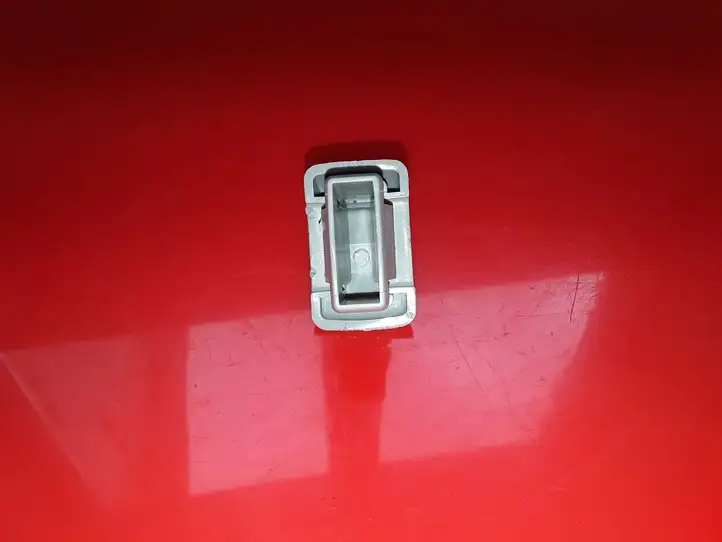 Citroen C-Crosser (2007 - 2013)   Держатель щитка от солнца