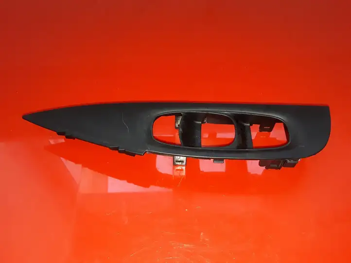 Nissan Qashqai (2013 - 2017) 809604EA0AX Накладка кнопки стеклоподъемника — фото 1