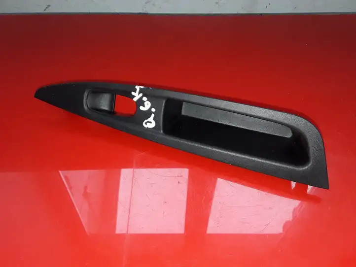 Nissan Qashqai (2013 - 2017) 829614EA0AX Накладка кнопки стеклоподъемника — фото 1